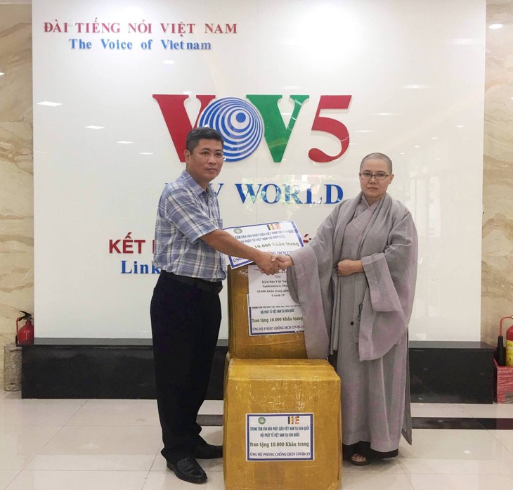 Phật tử Việt Nam tại Hàn Quốc tặng 10.000 khẩu trang cho kiều bào San Francisco, Hoa Kỳ - ảnh 1