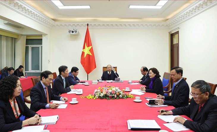 Thủ tướng Việt Nam Nguyễn Xuân Phúc điện đàm với Tổng thống Hoa Kỳ Donald Trump - ảnh 1