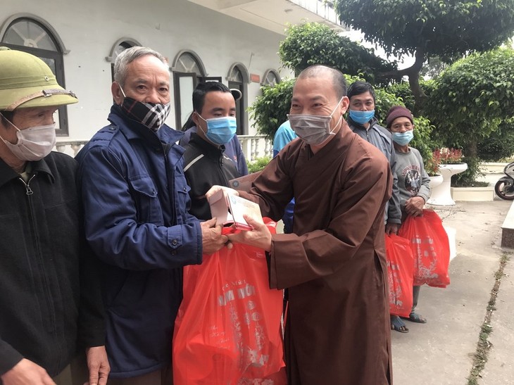 Quảng Ninh: Trao tặng nhà tình nghĩa và tặng quà Tết cho người nghèo - ảnh 1