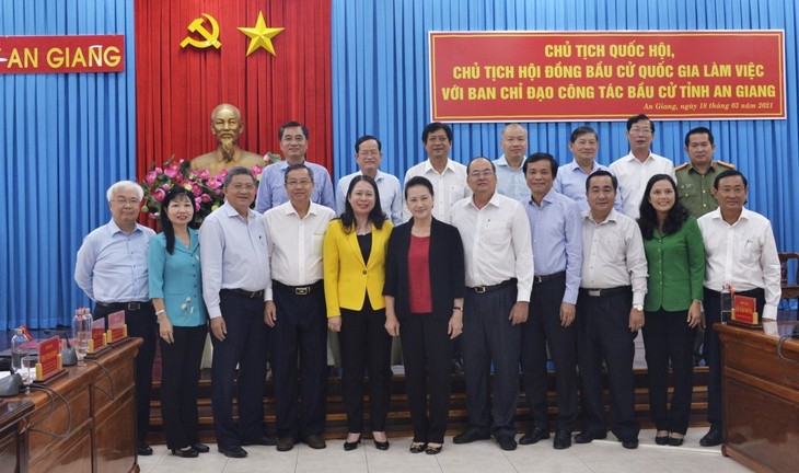 Chủ tịch Quốc hội Nguyễn Thị Kim Ngân làm việc với BCĐ công tác bầu cử tại An Giang - ảnh 1