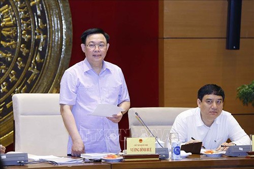Chủ tịch Quốc hội Vương Đình Huệ làm việc với Ủy ban Tài chính, Ngân sách - ảnh 1