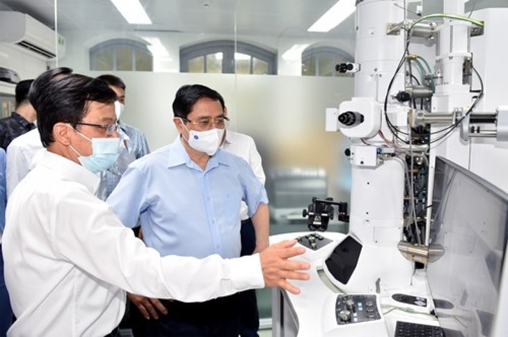 Thủ tướng Phạm Minh Chính yêu cầu đẩy nhanh tiến độ sản xuất vaccine trong nước  - ảnh 1