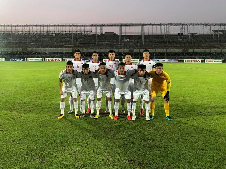 Giao hữu bóng đá: U23 Việt Nam hòa U23 Tajikistan  - ảnh 1