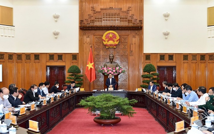 Thủ tướng Phạm Minh Chính: Chương trình phục hồi và phát triển kinh tế-xã hội phải đảm bảo tính hiệu quả, khả thi - ảnh 1