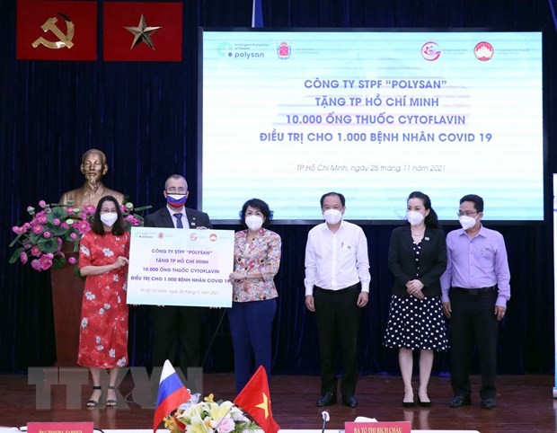 Thành phố Hồ Chí Minh tiếp nhận thuốc hỗ trợ điều trị COVID-19 từ Liên bang Nga trao tặng - ảnh 1