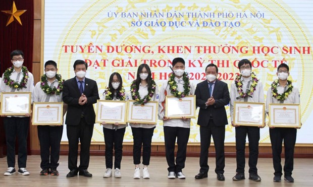 Hà Nội tuyên dương học sinh đoạt giải các kỳ thi quốc tế - ảnh 1