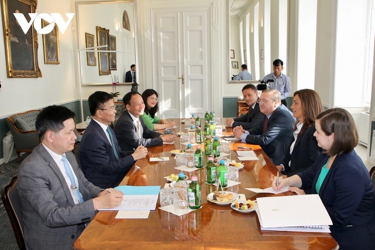 Việt Nam - Hungary ký kết Chương trình hợp tác giữa hai bộ tư pháp giai đoạn 2022-2023 - ảnh 1