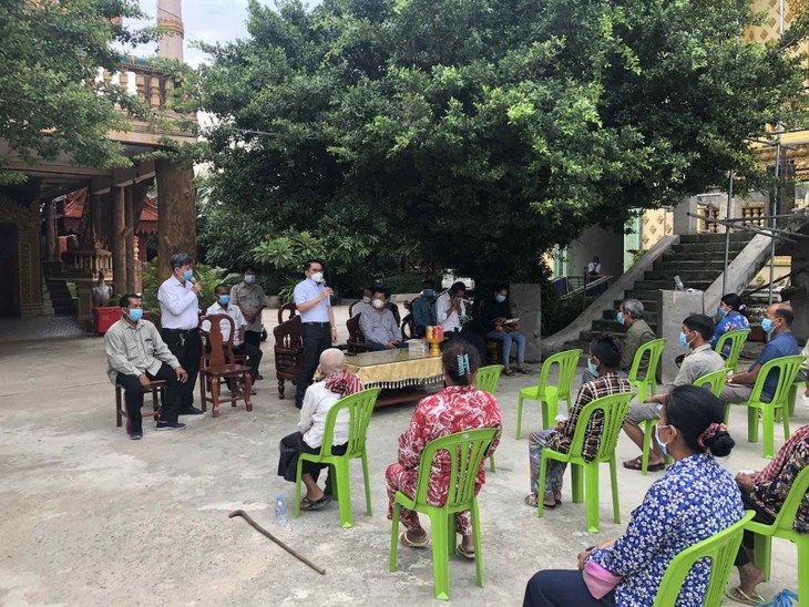 Thứ trưởng Phạm Quang Hiệu thăm hỏi, gặp gỡ cộng đồng người gốc Việt tại Campuchia - ảnh 5