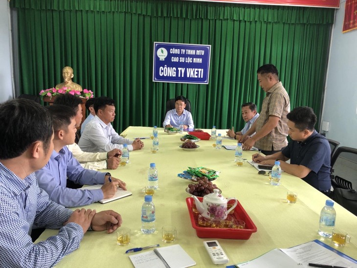 Thứ trưởng Phạm Quang Hiệu thăm hỏi, gặp gỡ cộng đồng người gốc Việt tại Campuchia - ảnh 2