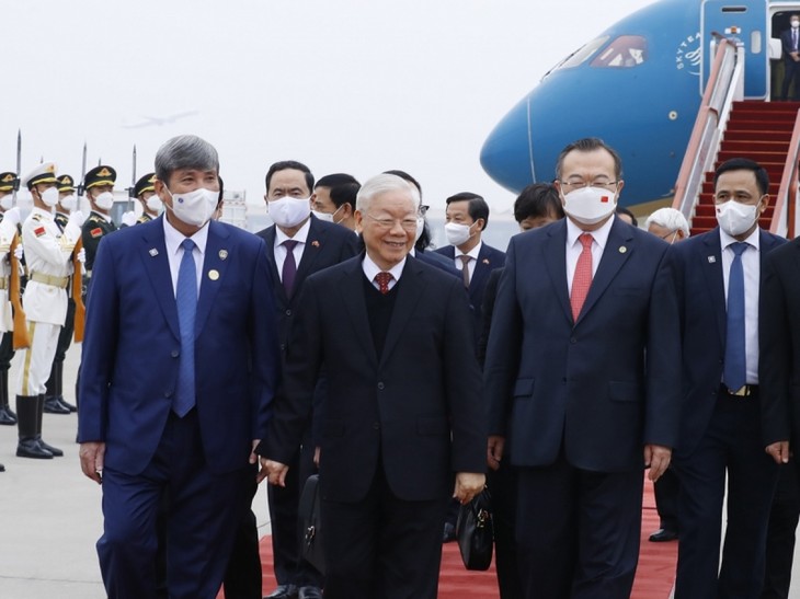 Tổng Bí thư Nguyễn Phú Trọng đến sân bay Bắc Kinh, bắt đầu thăm Trung Quốc - ảnh 3