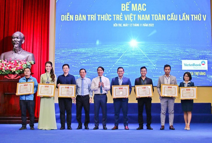TS Trần Lê Hưng: Thế hệ trẻ Việt Nam phải hiểu được giá trị của hòa bình, của những gì chúng ta đang có - ảnh 4