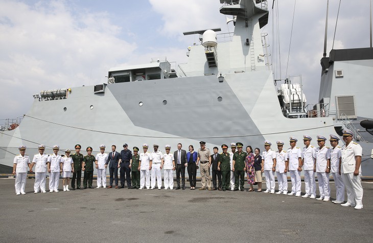 Tàu Hải quân Hoàng gia Anh thăm hữu nghị Thành phố Hồ Chí Minh - ảnh 1