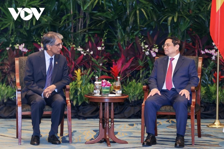 Thủ tướng Phạm Minh Chính tiếp một số lãnh đạo và tập đoàn Singapore - ảnh 2