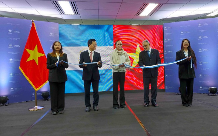 El Salvador chính thức thiết lập Đại sứ quán tại Việt Nam - ảnh 3