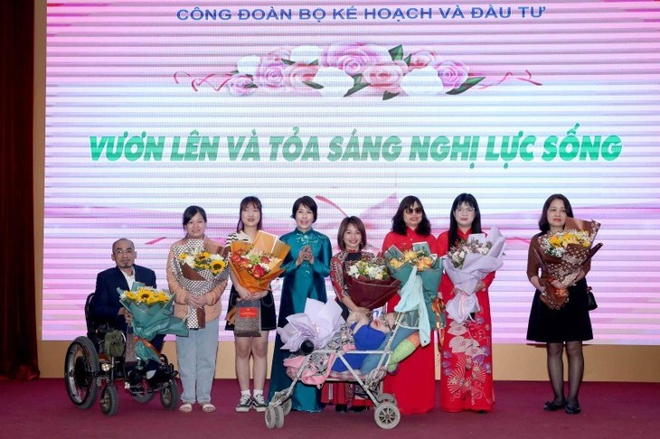 UNDP sẽ hợp tác chặt chẽ với Việt Nam, tiếp tục sát cánh cùng phụ nữ, nhất là những người khuyết tật  - ảnh 1