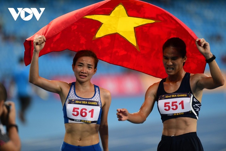 Vận động viên điền kinh Nguyễn Thị Oanh đã có 3 HCV ở kỳ SEA Games 32  - ảnh 1