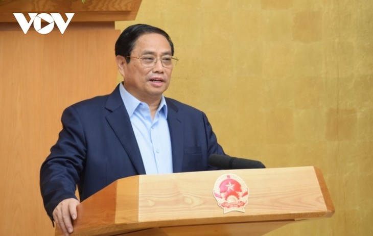 Thủ tướng Phạm Minh Chính: Ưu tiên tập trung tháo gỡ khó khăn cho sản xuất kinh doanh, đảm bảo tăng trưởng khoảng 6,5% - ảnh 1