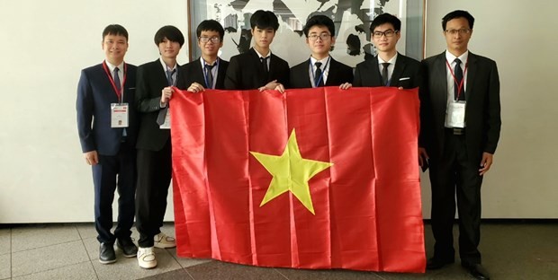 5 học sinh Việt Nam giành huy chương tại Olympic Vật lí Quốc tế 2023 - ảnh 1