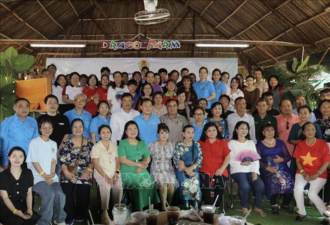 Công đoàn và gia đình Việt đồng hành cùng sinh viên Lào, Campuchia - ảnh 1