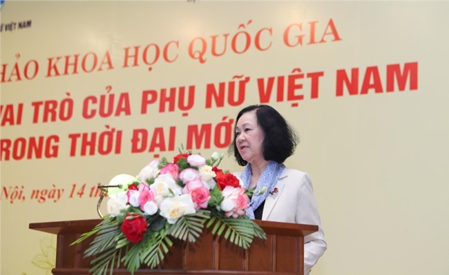 Phát huy vai trò của phụ nữ Việt Nam thời đại mới - ảnh 1