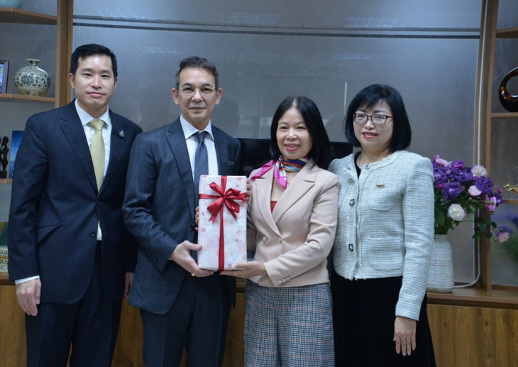 Đại sứ Thái Lan tại Việt Nam thăm Ban đối ngoại Đài TNVN VOV5 - ảnh 3