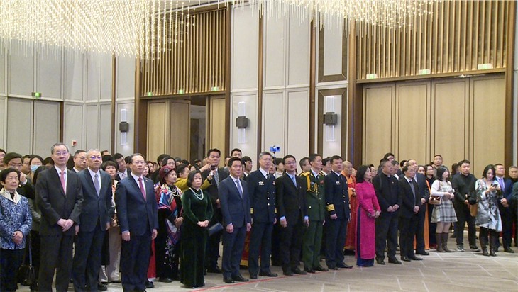 Kỷ niệm 74 năm thiết lập quan hệ ngoại giao Việt Nam - Trung Quốc - ảnh 1