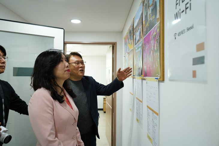 Thứ trưởng Bộ Ngoại giao Lê Thị Thu Hằng làm việc với Cơ quan người Hàn Quốc ở nước ngoài - ảnh 4