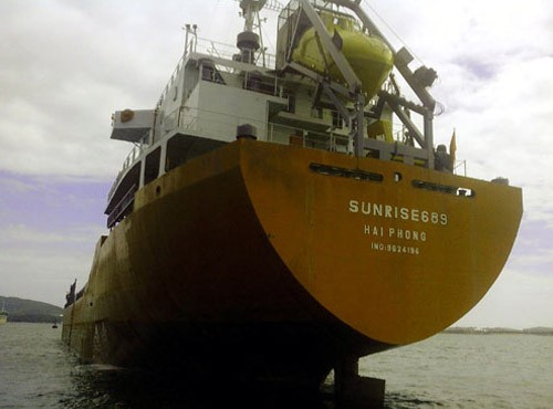 Корабль «Sunrise-689» безопасно прибыл в территориальные воды Вьетнама - ảnh 1