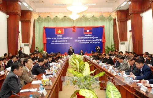 Во Вьентяне открылась конференция по вьетнамо-лаосскому сотрудничеству в области безопасности  - ảnh 1