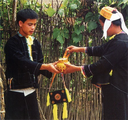 Свадебные обряды народности Нунг - ảnh 1