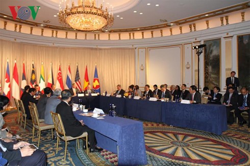 Фам Бинь Минь принял участие в неформальной встрече глав МИД стран АСЕАН и США - ảnh 2