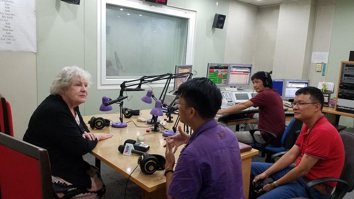 Встреча сотрудника радиостанции «Спутник» со своими коллегами на радио «Голос Вьетнама» - ảnh 5