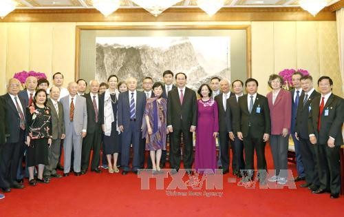 Президент Вьетнама Чан Дай Куанг принял китайских интеллигентов - ảnh 1