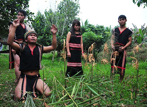 Традиционная одежда народности Седанг - ảnh 1