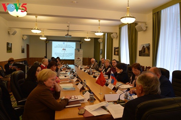 Круглый стол посвящён всеобъемлющему стратегическому партнерству между РФ и СРВ - ảnh 1