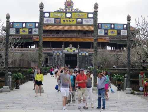 Провинция Тхыатхиен-Хюэ встретила примерно 1,5 млн. туристов - ảnh 1