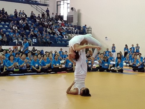 В городе Кантхо отметили 3-й Международный день йоги - ảnh 1