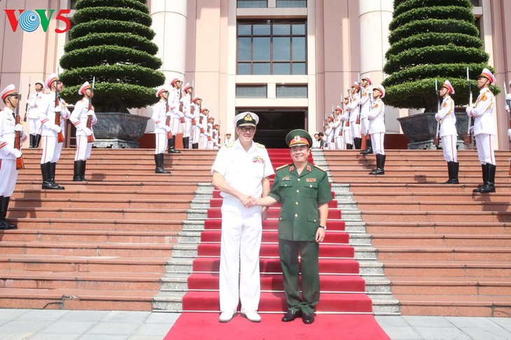Во Вьетнаме с рабочим визитом находится делегация министерства обороны Австралии - ảnh 1