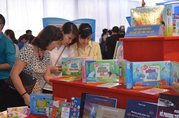 В Ханое открылась 6-я Вьетнамская международная книжная выставка-ярмарка - ảnh 1