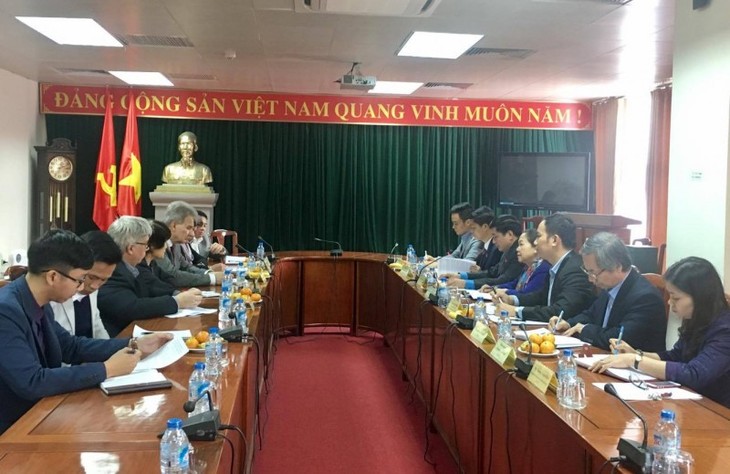 Председатель ВКТ Вьетнама провёл рабочую встречу с делегацией Объединения австрийских профсоюзов - ảnh 1