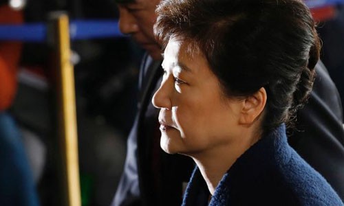 Суд над экс-президентом Республики Корея будет продолжаться без ее участия - ảnh 1