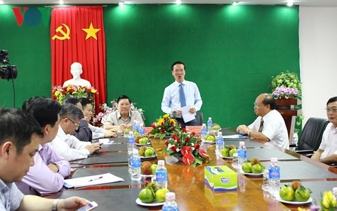Заведующий отделом пропаганды и политического воспитания ЦК КПВ посетил провинцию Виньлонг - ảnh 1