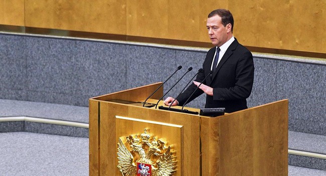 Нгуен Суан Фук поздравил Медведева с переназначением на пост премьер-министра РФ - ảnh 1