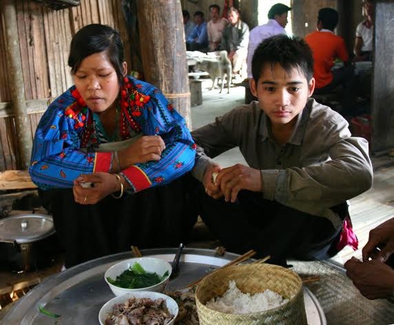 Своеобразные свадебные обряды народности Манг в провинции Лайтяу - ảnh 3