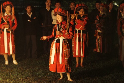 Своеобразная женская одежда народности Патхен  - ảnh 1