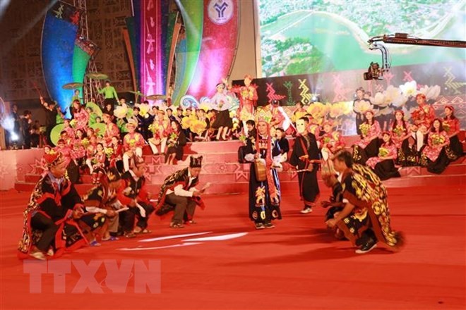 Открылась 2-я Неделя культуры и спорта нацменьшинств, проживающих на северо-востоке провинции Куангнинь - ảnh 1