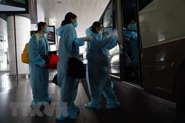 У 4 вьетнамцев, прибывших на Родину из Франции, подтвержден коронавирус - ảnh 1