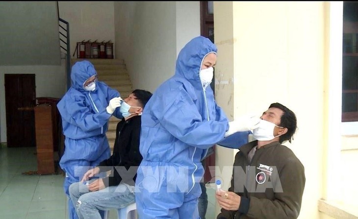 Во Вьетнаме выявлены 8 случаев заражения коронавирусом внутри страны и 12 ввозных - ảnh 1