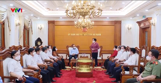 Президент Нгуен Суан Фук провёл рабочую встречу с руководством провинции Ханам - ảnh 1