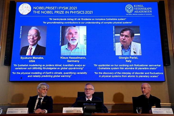 Нобелевская премия по физике 2021 присуждена ученым Сюкуро Манабе, Клаусу Хассельману и Джорджио Паризи - ảnh 1